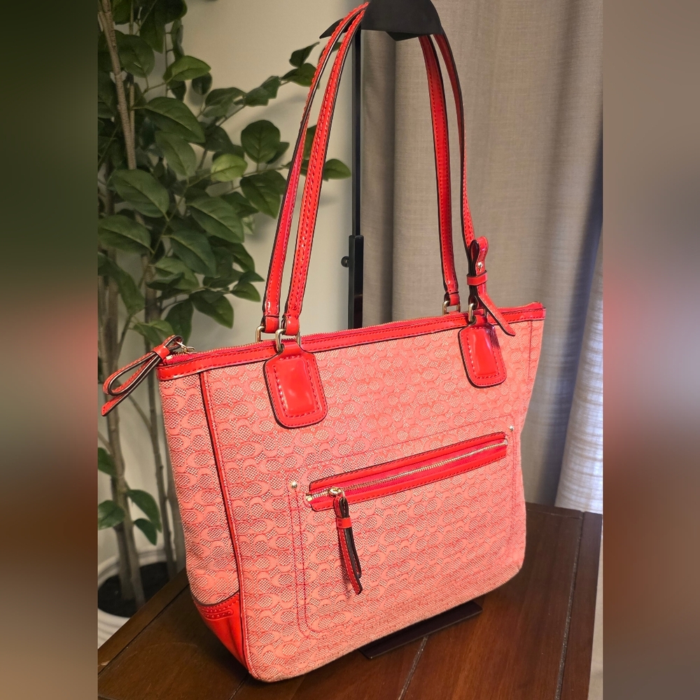 Coach Poppy Signature Oxford Tote in Tomato - Picture 9 of 10